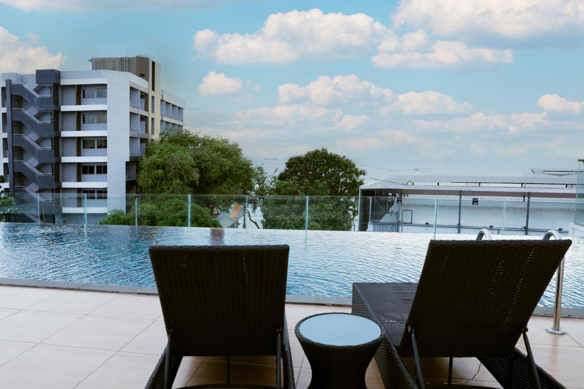 Karin Hotel & Service Apartment - Sha Extra Plus Si Racha Esterno foto