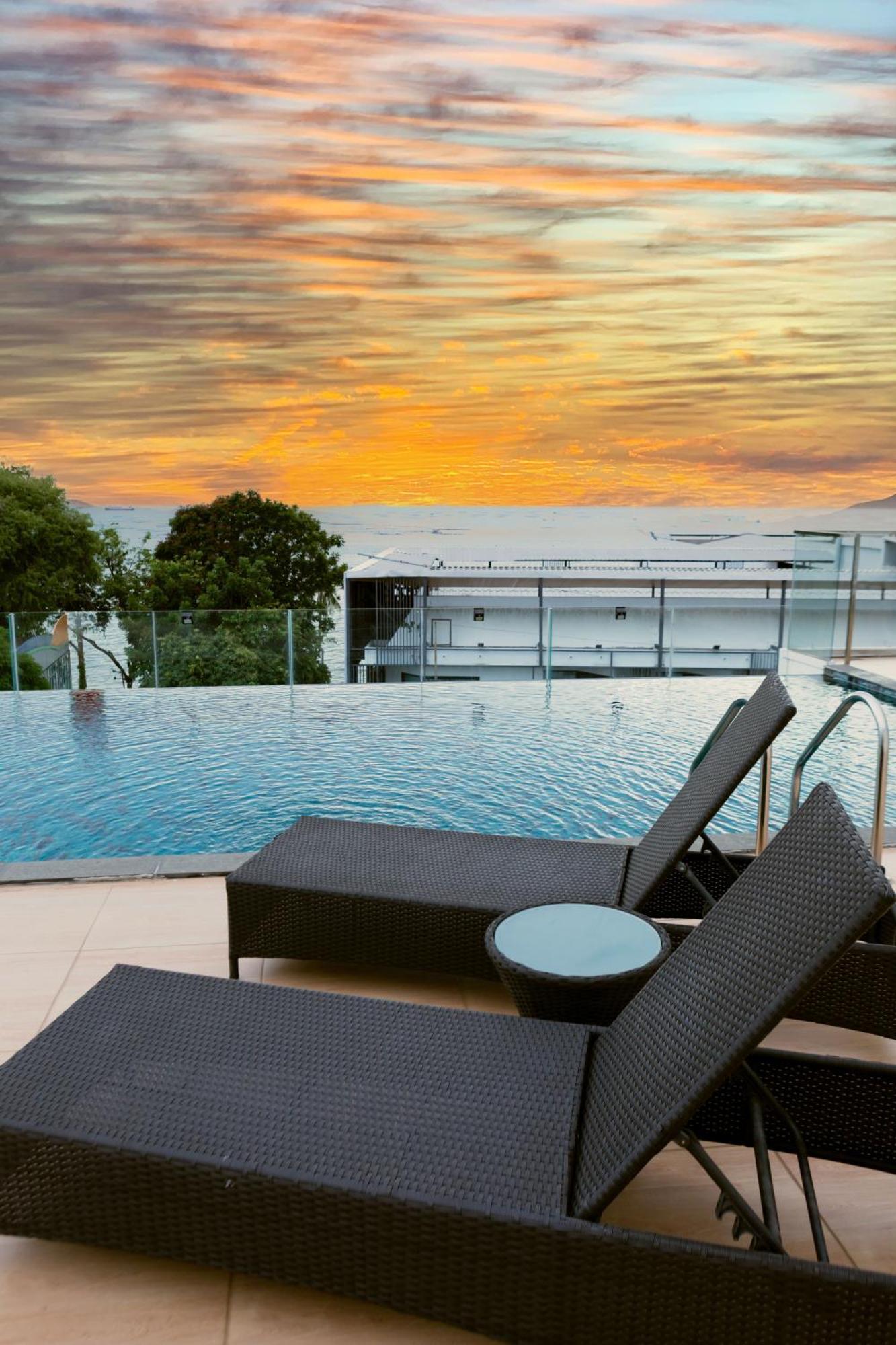 Karin Hotel & Service Apartment - Sha Extra Plus Si Racha Esterno foto