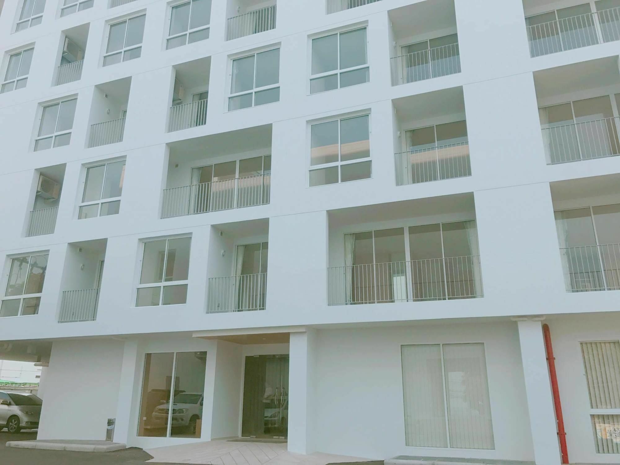 Karin Hotel & Service Apartment - Sha Extra Plus Si Racha Esterno foto